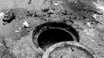 चंदौली में दर्दनाक हादसा, सेप्टिक टैंक की सफाई के दौरान दम घुटने से चार लोगों की मौत