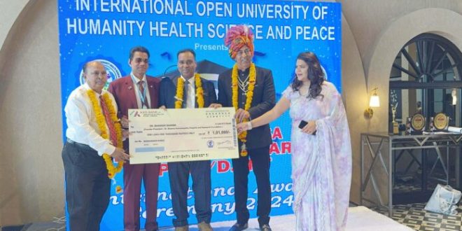 होम्योपैथिक अवार्ड के साथ एक लाख एक हज़ार रुपए के पुरस्कार से नवाजे गए डॉक्टर भास्कर शर्मा