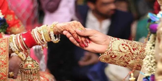 शिक्षा की तुलना में शादियों पर दोगुना खर्च करते हैं भारतीय, रिपोर्ट में हुआ खुलासा
