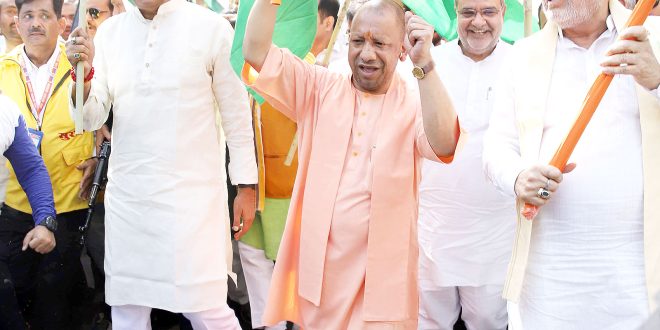 भारत की तरफ जो अंगुली उठाएगा, उसके जनाजे में कोई रोने वाला भी नहीं मिलेगा, तिरंगा यात्रा का नेतृत्व हुए बोले योगी