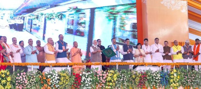 प्रधानमंत्री मोदी ने उत्तर प्रदेश को दी 47,600 करोड़ की परियोजनाओं की सौगात