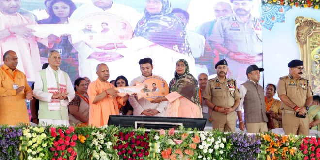 कासगंज में 724 करोड़ की परियोजनाओं का लोकार्पण, सीएम योगी बोले- पुलिस का आधुनिकीकरण जरूरी