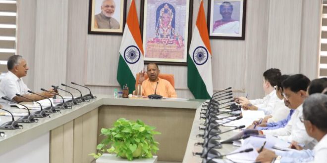 मिलावटखोरी सामाजिक अपराध, चौराहों पर लगाई जाएं मिलावटखोरों की तस्वीरें : मुख्यमंत्री योगी
