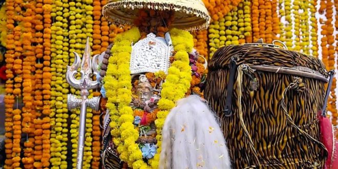 रुद्र नाम से गूंज उठी हिमालय की शांत वादियां, भक्तों के लिए खुले भगवान रुद्रनाथ मंदिर के कपाट