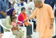 मुख्यमंत्री योगी ने जनता दर्शन में सुनीं लोगों की समस्याएं, त्वरित समाधान के निर्देश