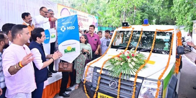  यूपी में ‘स्माइल ऑन व्हील्स’मोबाइल मेडिकल यूनिट की शुरुआत, ब्रजेश पाठक ने किया उद्घाटन
