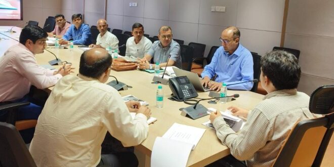 जिला परियोजनाओं की निगरानी को इन्वेस्ट यूपी की नई पहल, ‘उद्यमी मित्र’ समीक्षा शुरू
