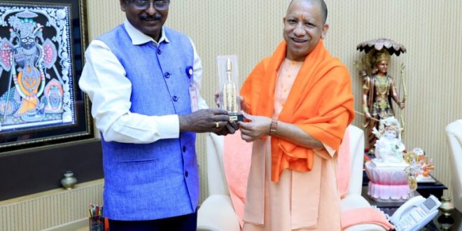 इसरो अध्यक्ष ने की सीएम योगी से मुलाकात, राज्य के लिए समर्पित उपग्रह की संभावनाओं पर किया मंथन