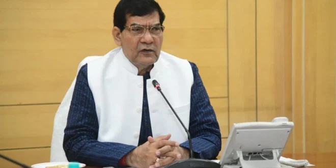 मुरादाबाद में कार्यक्रम के दौरान 10 मिनट की बिजली कटौती से नाराज ऊर्जा मंत्री ने 5 अधिकारियों को किया सस्पेंड