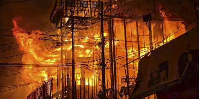 नैनीताल में ओल्ड लंदन हाउस में लगी भीषण आग में बुजुर्ग महिला की मौत