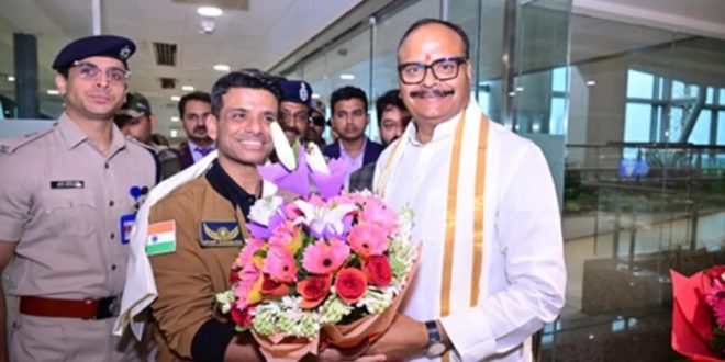 लखनऊ पहुंचे अंतरिक्ष यात्री शुभांशु शुक्ला, पूरे शहर ने किया भव्य स्वागत