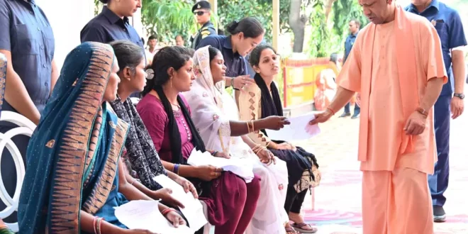 जनता दर्शन में मुख्यमंत्री का सख्त निर्देश – कब्जामुक्त कराएं जमीन, दबंगों पर करें ठोस कार्रवाई