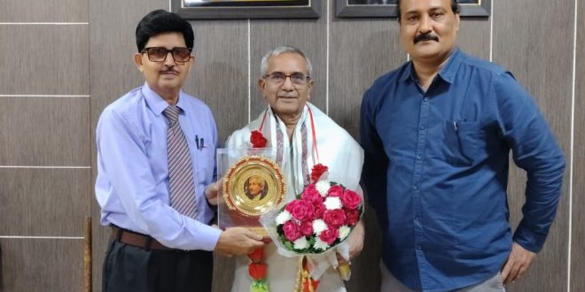 डॉ अतुल कृष्ण को महाकवि गोपाल दास नीरज सम्मान