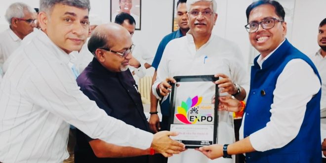 वाराणसी में होगा अंतरराष्ट्रीय टूरिज्म एवं हॉस्पिटैलिटी एक्सपो 2025, केंद्रीय मंत्री गजेंद्र सिंह शेखावत करेंगे उद्घाटन