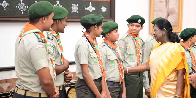 राष्ट्रपति मुर्मु ने बाल दिवस के मौके पर बच्चों से की मुलाकात