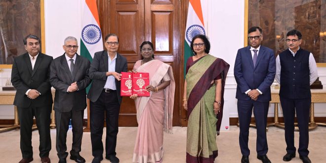 16वें वित्त आयोग के सदस्यों ने राष्ट्रपति द्रौपदी मुर्मु से की मुलाकात