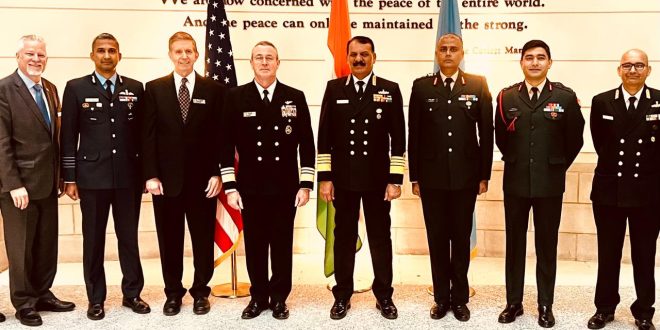 नौसेना प्रमुख ने नेशनल डिफेंस यूनिवर्सिटी का किया दौरा