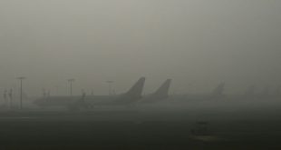IndiGo Travel Advisory, इंडिगो ट्रैवल एडवाइजरी, Indigo flight delay, फ्लाइट में देरी, Fog in Delhi, घना कोहरा भारत, Flight delay due to fog, Delhi airport news, एयरलाइन अलर्ट, Winter fog travel advisory