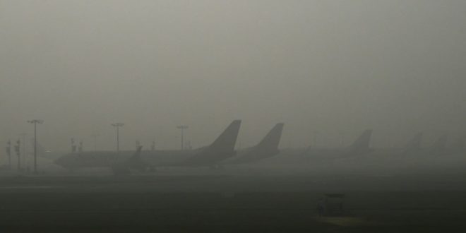 IndiGo Travel Advisory, इंडिगो ट्रैवल एडवाइजरी, Indigo flight delay, फ्लाइट में देरी, Fog in Delhi, घना कोहरा भारत, Flight delay due to fog, Delhi airport news, एयरलाइन अलर्ट, Winter fog travel advisory