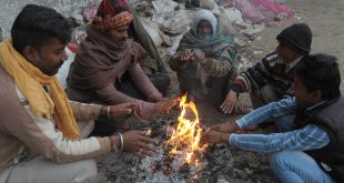 उत्तर भारत मौसम, घना कोहरा अलर्ट, कड़ाके की ठंड, हिमाचल बर्फबारी, कश्मीर मौसम, बाराबंकी तापमान, दिल्ली एनसीआर मौसम, बर्फीला तूफान अलर्ट, North India Weather, Dense Fog Alert, Cold Wave in India, Himachal Snowfall, Kashmir Weather Update, Barabanki Temperature, Delhi NCR Weather Today, Blizzard Alert