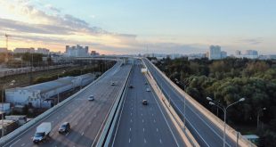 यूपी एक्सप्रेसवे स्पीड लिमिट, कोहरे में एक्सप्रेसवे, यूपीडा एक्सप्रेसवे नियम, यूपी में कोहरा, आगरा लखनऊ एक्सप्रेसवे, पूर्वांचल एक्सप्रेसवे, बुंदेलखंड एक्सप्रेसवे, गोरखपुर लिंक एक्सप्रेसवे, CM Yogi instructions, UP expressway speed limit, fog on expressway UP, YUPIDA news, Agra Lucknow Expressway speed limit, Purvanchal Expressway, Bundelkhand Expressway, Gorakhpur Link Expressway