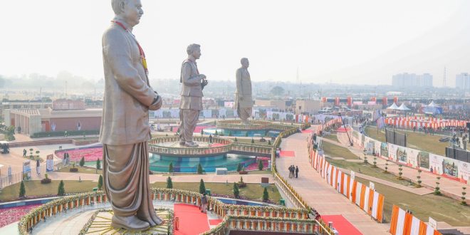 अटल बिहारी वाजपेयी की स्मृति में 65 फीट ऊंची प्रतिमा का लोकार्पण