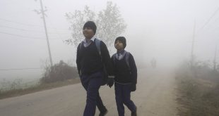 यूपी स्कूल बंद, यूपी में ठंड, बरेली स्कूल बंद, लखनऊ स्कूल समय बदला, बाराबंकी स्कूल टाइमिंग, बदायूं स्कूल टाइम, सीतापुर स्कूल समय, UP school closed, winter school holiday UP, Bareilly schools closed, Lucknow school timing changed, Barabanki school timing, Badaun school timing, Sitapur school timing