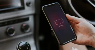 Smartphone Battery Care Tips, Phone Battery Life Increase, Mobile Battery Health, Lithium Ion Battery Care, Smartphone Charging Mistakes, Phone Overheating Problem, Battery Saving Tips, स्मार्टफोन बैटरी टिप्स, मोबाइल बैटरी कैसे बढ़ाएं, फोन बैटरी खराब होने के कारण, बैटरी सेहत कैसे रखें, मोबाइल चार्जिंग गलतियां