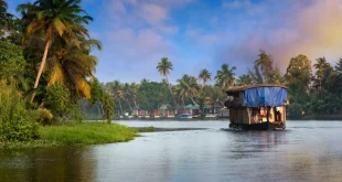 सर्दियों में घूमने की जगहें, साउथ इंडिया टूरिस्ट प्लेसेस, विंटर ट्रैवल डेस्टिनेशन, कुर्ग घूमने की जगह, मुन्नार ट्रैवल गाइड, हंपी पर्यटन, येलागिरी हिल स्टेशन, Winter travel destinations India, South India tourist places, Best places to visit in winter, Coorg travel, Munnar tourism, Hampi travel guide