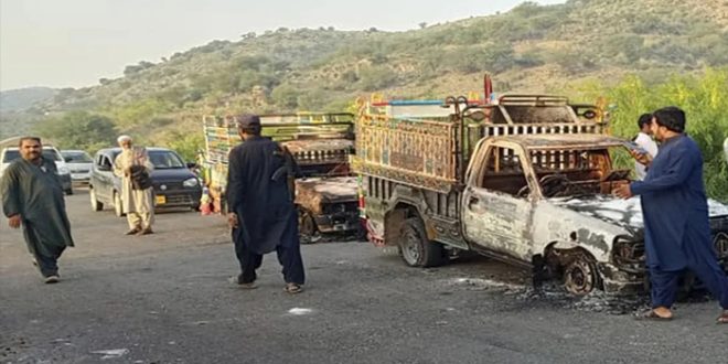 पाकिस्तान बस अपहरण, सिंध में आतंक, पाकिस्तान में बंदूकधारी, बस यात्रियों का अपहरण, सिंध हाईवे हमला, Pakistan bus kidnapping, Sindh gunmen attack, Pakistan terror news, Bus passengers abducted Pakistan, Sindh province violence