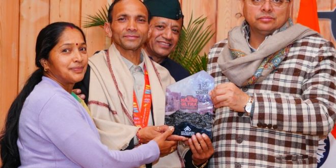 अंतरराष्ट्रीय मंच पर उत्तराखंड का परचम, मुख्यमंत्री धामी ने एथलीट कलम सिंह बिष्ट को किया सम्मानित