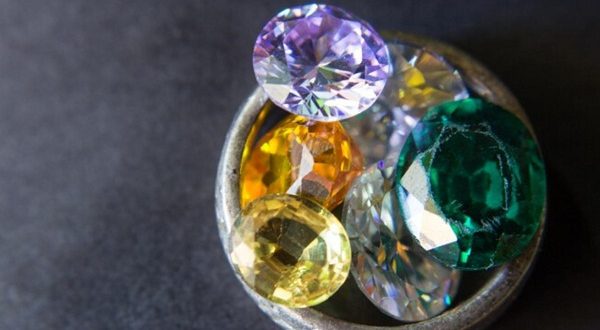 चमत्कारी रत्न, ज्योतिष रत्न, रत्नों के फायदे, पेरिडॉट रत्न लाभ, ओपल रत्न प्रभाव, लाजवर्त रत्न, भाग्य बदलने वाले रत्न, astrology gemstones, lucky gemstones, peridot benefits, opal gemstone effects, lapis lazuli stone