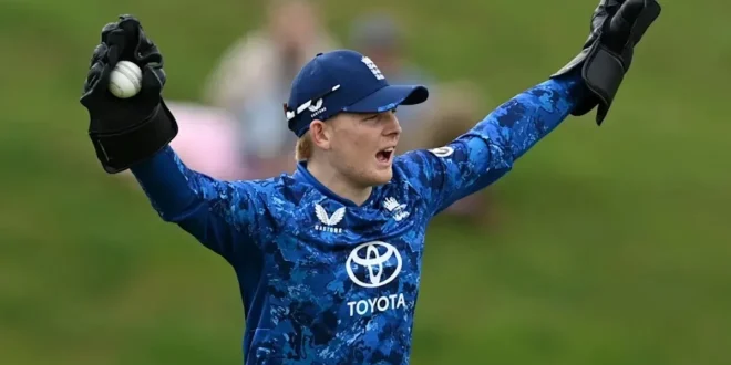 ICC U19 वर्ल्ड कप 2026, England U19 squad, इंग्लैंड अंडर-19 टीम, U19 World Cup England captain, Thomas Rew captain, England U19 World Cup team, फरहान अहमद उपकप्तान, U19 क्रिकेट वर्ल्ड कप, England Under 19 news