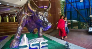 शेयर बाजार गिरावट, सेंसेक्स आज, निफ्टी में गिरावट, Stock Market Crash India, Sensex falls today, Nifty down news, Indian rupee record low, Rupee vs Dollar, Midcap smallcap stocks fall