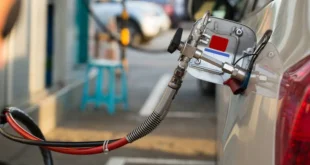 CNG Cars Safety, CNG Car Fire Risk, CNG Cylinder Testing, CNG Kit Safety, CNG Car Maintenance Tips, CNG Gas Leakage, CNG Car Fire Alert, CNG Safety India, सीएनजी कार सेफ्टी, CNG कार में आग, CNG सिलेंडर टेस्टिंग, CNG किट सुरक्षा, CNG गैस लीकेज, CNG कार रखरखाव, सीएनजी कार सावधानियां