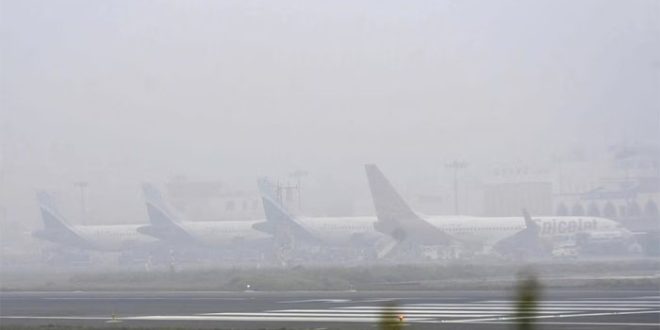दिल्ली हवाई अड्डे पर 148 उड़ानें रद्द