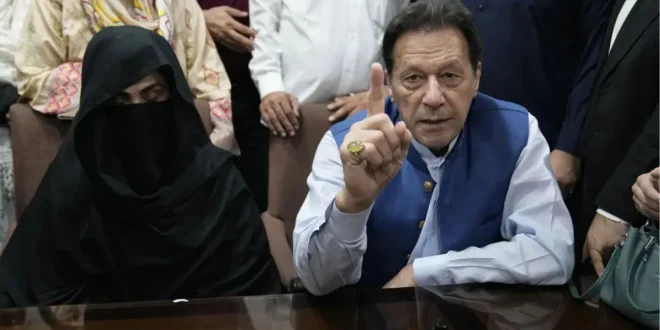 इमरान खान सजा, तोशाखाना मामला, बुशरा बीबी जेल, पाकिस्तान अदालत फैसला, इमरान खान भ्रष्टाचार केस, अदियाला जेल, इमरान खान बहन केस, आसिम मुनीर आरोप, Imran Khan Toshakhana case, Imran Khan sentence, Bushra Bibi jail, Pakistan accountability court, Toshakhana corruption case, Adiala Jail Pakistan