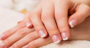 नाखूनों से बीमारी की पहचान, नाखूनों में कैंसर के लक्षण, नाखूनों में बदलाव का मतलब, मेलानोमा के संकेत, नाखून स्वास्थ्य, Nail Disease Symptoms, Nail Cancer Signs, Melanoma Nail Symptoms, Nail Health Tips, Signs of Cancer in Nails