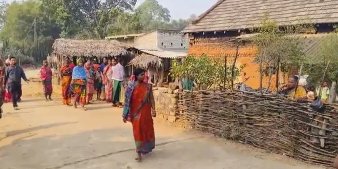 मां-बाप ने छोड़ी दुनिया, जंगल में पूरी रात जागता रहा 5 साल का बेटा; सुबह सड़क तक पहुंचकर मांगी मदद