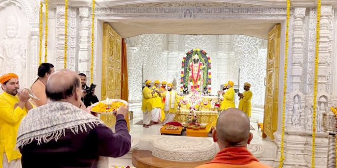 मुख्यमंत्री व रक्षा मंत्री ने हनुमानगढ़ी और रामलला के किए दर्शन-पूजन