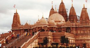 नए साल पर मंदिर दर्शन, New Year temple visit, आध्यात्मिक स्थल भारत, Spiritual places in India, वैष्णो देवी दर्शन, Vaishno Devi temple, काशी विश्वनाथ मंदिर, Kashi Vishwanath temple, राम मंदिर अयोध्या, Ram Mandir Ayodhya, सिद्धिविनायक मंदिर, Siddhivinayak temple, नए साल की शुभ शुरुआत, New Year spiritual journey