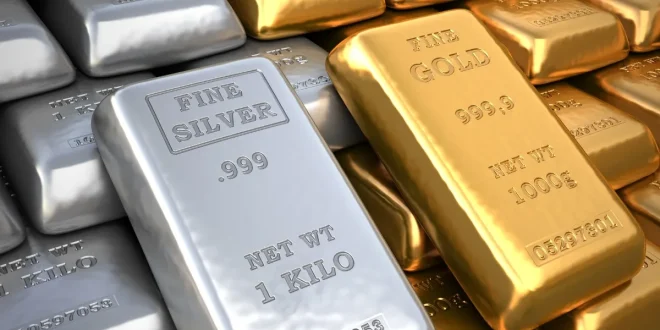 Gold Silver Price: एक झटके में 14000 रुपये सस्ती हुई चांदी, सोने का भी गिरा भाव; जानें आज के ताजा रेट