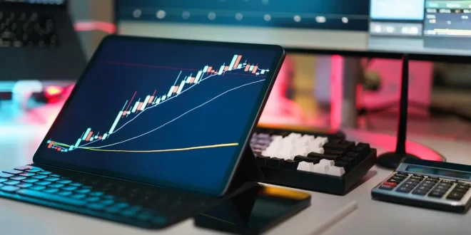 भारतीय शेयर बाजार ने बुधवार को सतर्क लेकिन मजबूती भरी शुरुआत की। शुरुआती कारोबार में बाजार भले ही सपाट रुख के साथ खुला, लेकिन बेहतर वैश्विक