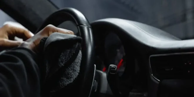 ठंड से बचने के लिए कार में जलाई अंगीठी, खिड़कियां बंद कर सो गया टैक्सी चालक; सुबह मिली लाश