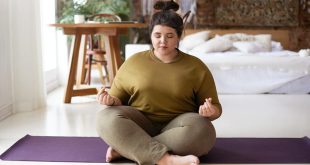 पेट की चर्बी कम करने के योगासन, तोंद कम करने के उपाय, पेट कम करने के योग, बढ़ती तोंद से छुटकारा, नौकासन फायदे, भुजंगासन लाभ, प्लैंक योगासन, yoga for belly fat, best yoga for flat stomach, Naukasana benefits, Bhujangasana benefits, plank exercise for belly fat