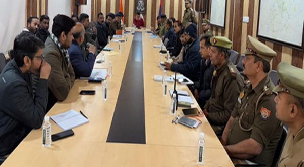 लखनऊ में स्कूलों के बाहर जाम को लेकर पुलिस-शिक्षा विभाग की बैठक, छात्र सुरक्षा को बनाया प्राथमिकता