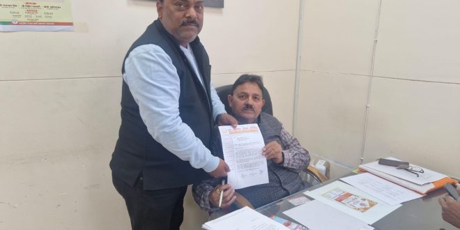 जन कल्याण सेवार्थ समिति ने रक्षा मंत्री राजनाथ सिंह से की पुष्पक एक्सप्रेस के ठहराव की मांग, सिस गोमती क्षेत्र के नागरिकों की सुविधा हेतु सौंपा पत्र