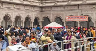 नववर्ष 2026, New Year 2026 India, महाकालेश्वर मंदिर, Mahakal Temple Ujjain, काशी विश्वनाथ दर्शन, Kashi Vishwanath New Year, बांके बिहारी मंदिर भीड़, Banke Bihari Temple Crowd, खाटूश्यामजी दर्शन, Khatu Shyam Ji New Year, स्वर्ण मंदिर अमृतसर, Golden Temple New Year, प्रयागराज बड़े हनुमानजी, Prayagraj Hanuman Mandir, New Year Religious Places India