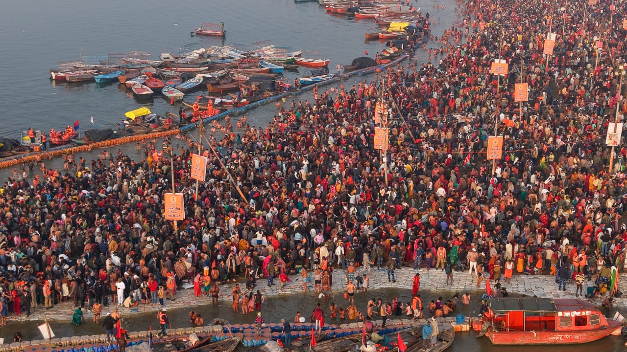 Photo of माघ मेले में मकर संक्रांति स्नान पर्व पर उमड़ा आस्था का सैलाब, 1.03 करोड़ श्रद्धालुओं ने लगाई पुण्य की डुबकी