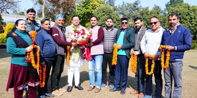 समान कार्य–समान वेतन पर कैबिनेट के फैसले से उपनल कर्मियों में खुशी, मुख्यमंत्री से मिलकर जताया आभार